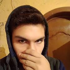 César Velázquez (@ECavir)