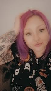 Hello, just joined as I've heard good things about this group and I'm eager  to make some friends, people to chat with and have a laugh as I tend to  fill my