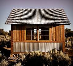 These People Chose Tiny Houses Over Mansions Proof That Bigger Isn T Always Better Revetement Exterieur Maison Chalet De Jardin Revetement Exterieur Bois