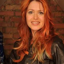 Ann Kathryn Kelly (@annkkelly)