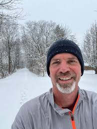 Please can anyone tell me if you or someone that you know has  runs/train,with blood thinning medications eg disprin cardiocare and if so,  any issue to look out for? Do you take