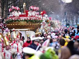 Each of the stories is packed with vocabulary and idiomatic expressions, but presented. Kolner Karneval In Zahlen Kamelle Klungel Und Kommerz Citynews