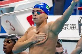 O nadador brasileiro gabriel bandeira conquistou a primeira medalha de ouro do brasil nas paralimpíadas de tóquio ao vencer os 100m borboleta da classe s14. Cymywmu0hillvm
