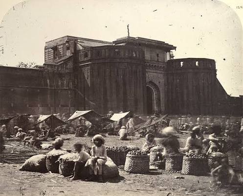 1860s :: Shanivar Wada and vegetable market in Pune, Maharashtra Do you know the opening ceremony of Shanivar wada performed according to religious customs, on “22 January” 1732. Shaniwarwada was completed at