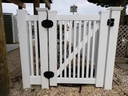 Step by step instruction on how to measure and install a new vinyl gate. 25 Vinyl Fence Ideas For Your Yard Garden Or Home In 2021