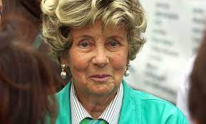 Eckte dort immer wieder anfoto: Uta Ranke Heinemann Feiert Ihren 90 Mit Schwulen Und Lesben Queer De