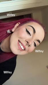 T 🖤🦇 (@trosehxx)