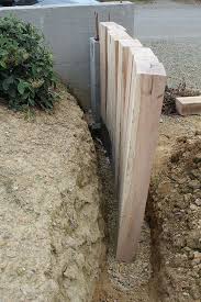 Muret De Soutenement En Traverses De Chene Muret De Jardin Amenagement Jardin Bordure Jardin Bois