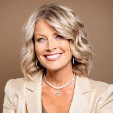 Carrie Holder's Instagram, Twitter & Facebook