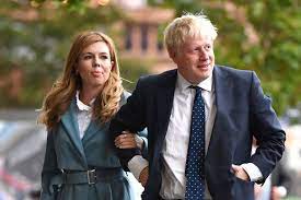 Symonds — who is 24 years her boyfriend's junior — was spotted wednesday waiting for him on downing street following his first official meeting with. Boris Johnson S Girlfriend Carrie Symonds Announces Pregnancy And Engagement In Instagram Post Ok Magazine
