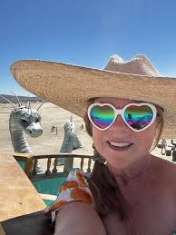 UPDATED Itiniary for June 23. The main change is to the start time. From  11:30 am: Textile art in Central Park—Curated by Sam Everett of A Little to  the Left 11:30–15:30: Art