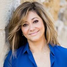 The Unexpected CEO: My Journey from Gas Station Cashier to Billion-Dollar  CEO: Behzadi, Shirin: 9781637747537: Amazon.com: Books