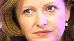 Moderatorin und ihre Partnerin werden Eltern