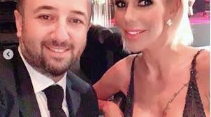 Hande Acar: Kocam yanımda kime ne?