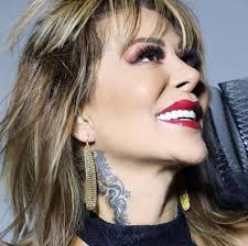 Alejandra Guzmán dodał(a) nowe zdjęcie.