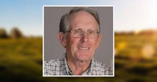 Bruce Qualls's Instagram, Twitter & Facebook