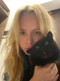 Things I've learned in 3 sleepless nights: ◾️How to count explosions  instead of sheep ◾️That my cat is braver than me ◾️That tired tears burn  the most 🇺🇦 That I still love