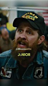 O JOVEM PERCEBEU QUE A AK ERA FALSA..🤯😎--- O CARA IA VENDE ARMAS PRA UM  GAROTO DE 14 ANOS..😨🔥 🎞 Título/original: White Boy Rick