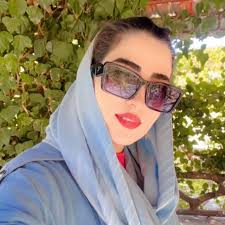 Elham Azizi (@_elham.azizi_) • Threads, Say more