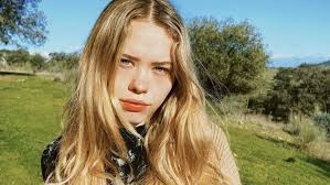 Hablamos con Almu Lapique, la heredera de Cari que apunta maneras en la moda