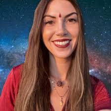 Laura Moller's Instagram, Twitter & Facebook