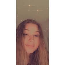 Nikki Carriveau's Instagram, Twitter & Facebook