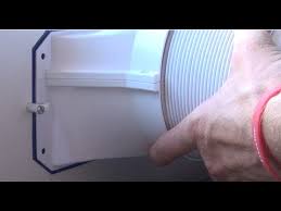 Dieser klimaanlage abluftschlauch gekipptes fenster test hat gezeigt, dass das gesamtfazit des analysierten produkts im test außerordentlich überzeugt hat. Abluftschlauch Im Fenster Klimagerat Schlauch Fensterdurchfuhrung Diy Ac Airlock Hot Air Stop Youtube
