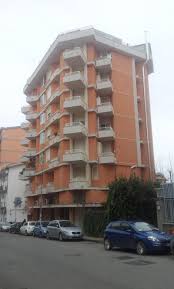 Villa bifamiliare di mq 480 oltre garage di mq 40 circa. Panoramico Appartamento Trilocale In Vendita Caltanissetta