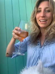 Beatrice Ray's Instagram, Twitter & Facebook