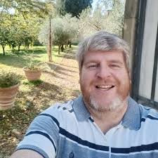 Clare Barnes (@ClareBarnes_10)