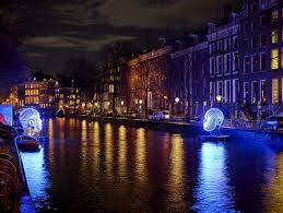 Amsterdam Light Festival 2015 Talking Heads Victor Vicsek Photo New Media Art Amsterdam Canals