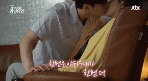 그녀는 영화 《방자전》 (2010), 《후궁: ë‚¨ìžì•„ì´ëŒ í‚¤ìŠ¤ì‹  ë„¤ì´íŠ¸íŒ