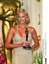 Who won best actress at the 2020 oscars? Charlize Theron Furieusement Belle 25 Photos Charlize Theron Keanu Reeves Actrice