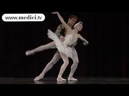 En franais donc, le lac des cygnes 1876, la belle au bois. Marius Petipa Le Cygne Blanc Patrick Dupond Youtube