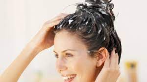 L'impasto di uovo, aceto e olio dona . Maschere Per Capelli Rovinati Fai Da Te Ricette Semplici E Veloci