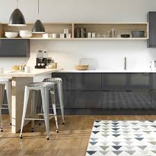 Usually the newest kitchen designs are made with breakfast bar, but everything depend on your needs and desirable kind of kitchen. Discover 9 Refreshing Breakfast Bar Ideas To Suit Any Kitchen