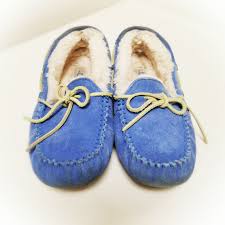 Ugg Dakota Slipper Moccasin Loafers Shoes Size 4 Blue Leather Slipper Moccasins In Great Pre Owned Conditions Very Cl Ugg Dakota Slippers Ugg Dakota Kids Uggs