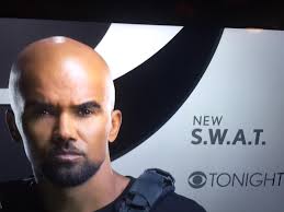 Is Mac trying blackface again? : r/IASIP