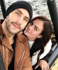 Con una fotografía donde vemos a la pareja abrazados durante una fiesta, la actriz mexicana de origen puertorriqueño comentó. Alicia Mateo Yohanamateo3 Twitter