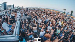 Il papete si trova nella prestigiosa milano marittima. Papeete Beach Di Milano Marittima La Festa Del Primo Maggio