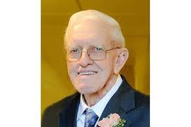 Robert Budde's Instagram, Twitter & Facebook