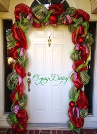 Wonderful Diy Decor Mesh Door Garland You Can Use This Ideas To Decorate Your Door Fashion Blo Christmas Door Decorations Christmas Swags Christmas Garland