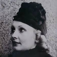 Key & BPM for MAMA by MILADA ADATO