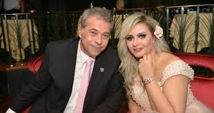 أعلن الإعلامي الدكتور توفيق عكاشة ، خروجه من مستشفى بالساحل الشمالي ، بعد إجراء الفحصوصات اللازمة، مضيفا أن الوضع الصحي له شهد تحسنا طفيفا. Ø²ÙˆØ¬Ø© ØªÙˆÙÙŠÙ‚ Ø¹ÙƒØ§Ø´Ø© ØªÙƒØ´Ù Ø­Ù‚ÙŠÙ‚Ø© Ù…Ø­Ø§ÙˆÙ„ØªÙ‡Ø§ Ù„Ù„Ø¥Ù†ØªØ­Ø§Ø± Et Ø¨Ø§Ù„Ø¹Ø±Ø¨ÙŠ