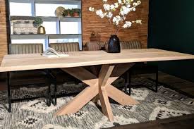 Van Stoere Boomstamtafel Tot Ovale Eettafel Deze Woonwinkel Maakt Alles Op Maat Indebuurt Enschede