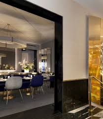 Soubassement Et Encadrement Porte Marbre Noir Et Profile Liseret Laiton Encadrement Porte Idees Pour La Maison Encadrements De Portes