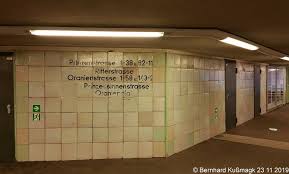 Europa Deutschland Berlin Friedrichshain Kreuzberg Kreuzberg U Bahnhof Moritzplatz Verteilergeschoss U Bahn Linie U8 Underground Berlin Outdoor Decor
