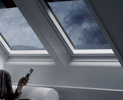 L Innovation Des Fenetres De Toit Velux Le Bruit De La Pluie Attenue Pour Des Nuits En Toute Tranquilli Fenetre De Toit Musique Detente Fenetre De Toit Velux
