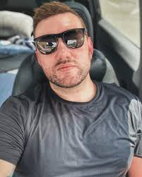 Aaron Robert Seagle (@aaron_robert_seagle) • Instagram photos and videos