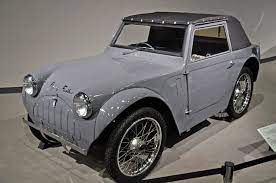 1964 Flying Feather Japan The Flying Feather Is A Rear Wheel Drive Ryuichi Tomiya Designed Saloon Sedan Passeng Classic Cars Rear Wheel Drive Japanese Cars